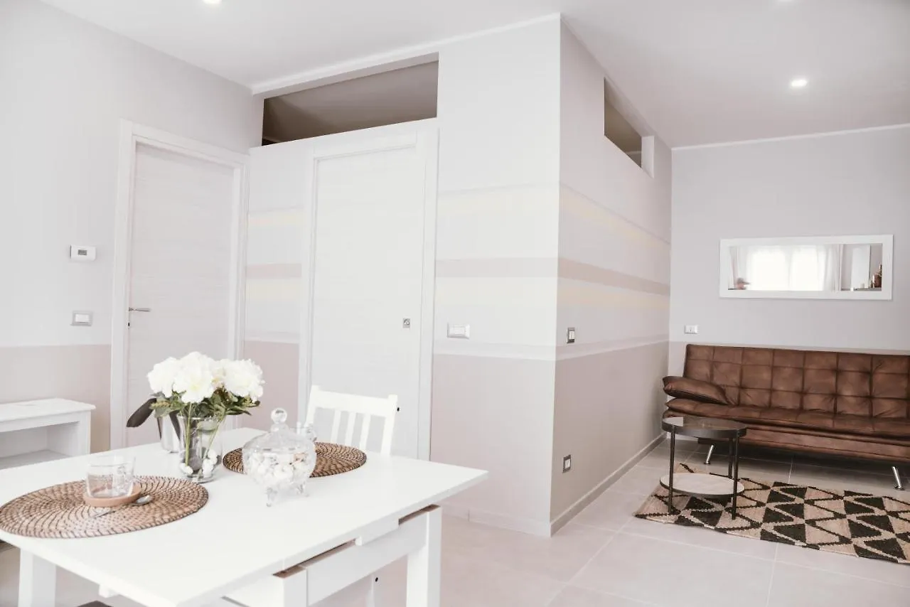 La Corte Di Silvia Sesto Calende 0*,